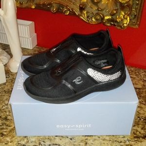 0129 Easy~Spirit Glossy Sneakers